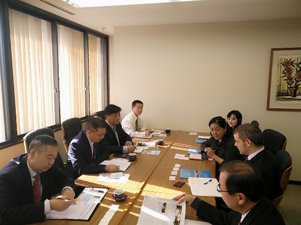 图1与大阪学院大学会谈1.jpg