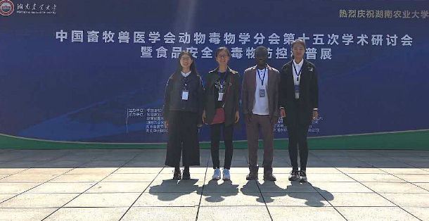 1beat365官网参会师生合影.jpg